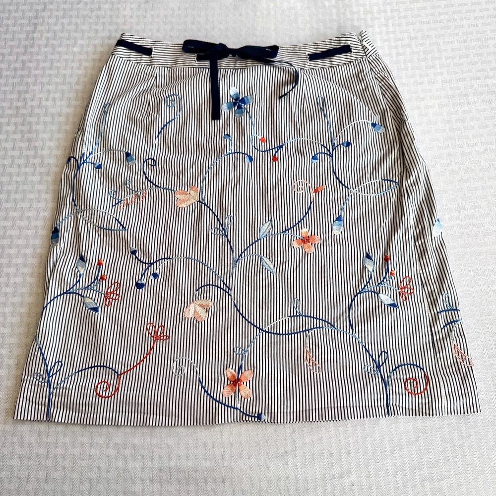 Talbots Petites Blue White Striped Floral Embroidered Skirt Sz 4P Stretch Cotton